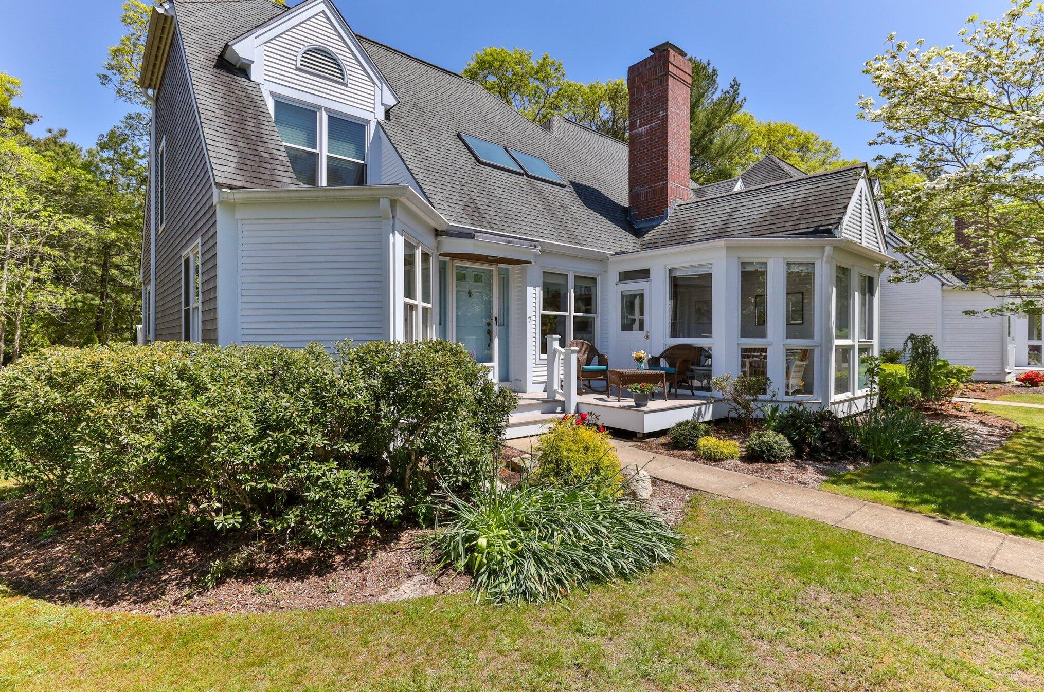 7 Bob White Cres, Mashpee, MA exterior