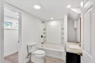 35 Locust St, Wareham, MA 02558 - Photo 12