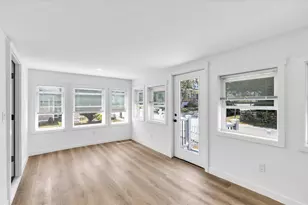 35 Locust St, Wareham, MA 02558 - Photo 4