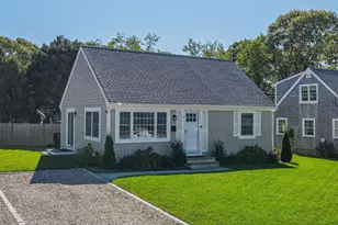 7 Montauk St, Falmouth, MA 02536 - Photo 2