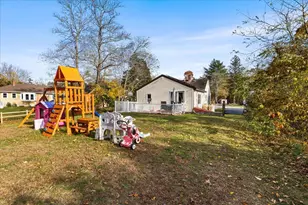 563 County Rd, Rochester, MA 02770 - Photo 30