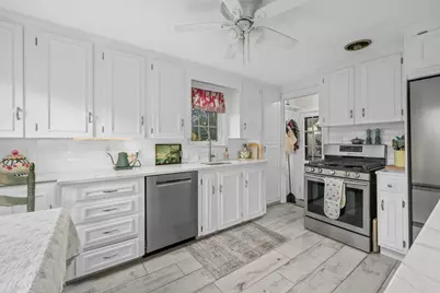 129 Hamlin Avenue, Falmouth, MA 02540 - Photo 10