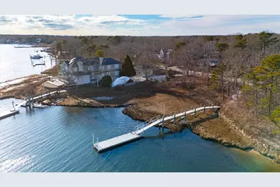 197 Monomoscoy Road, Mashpee, MA 02649 - Photo 4