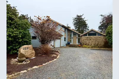 129 Colonial Way, Falmouth, MA 02540 - Photo 2