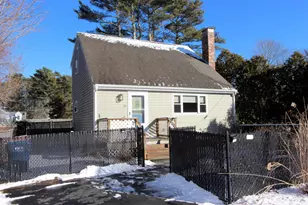 29 Wenonah Rd, Buzzards Bay, MA 02532 - Photo 2