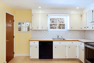 29 Wenonah Rd, Buzzards Bay, MA 02532 - Photo 6