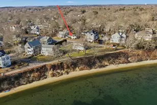 82 Oak St, Falmouth, MA 02536 - Photo 2