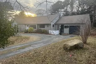 105 Country Club Dr, Barnstable, MA 02630 - Photo 2