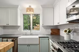 28 Chilmark Dr, Falmouth, MA 02536 - Photo 8