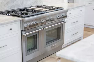 8 Bridge St, Falmouth, MA 02536 - Photo 10