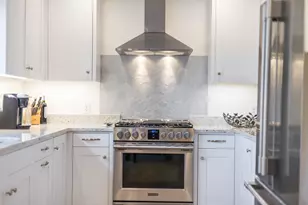 33 Fern Ln, Falmouth, MA 02543 - Photo 4