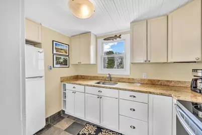 15 Cottage Street #2, Provincetown, MA 02657 - Photo 20