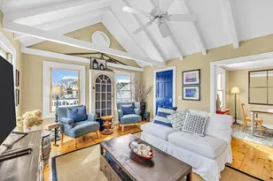 15 Cottage St, Provincetown, MA 02657 - Photo 2