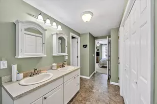 27 Ridge Dr, Middleborough, MA 02346 - Photo 10