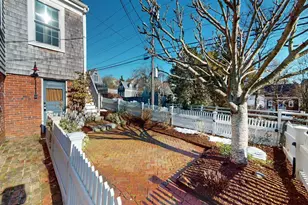12 Franklin St, Provincetown, MA 02657 - Photo 2
