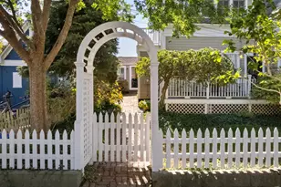 12 Cottage St, Provincetown, MA 02657 - Photo 4