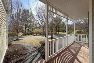 5 Blue Meadow Ct, Bourne, MA 02532 - Photo 2