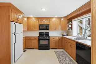 25 Coleridge Dr, Falmouth, MA 02540 - Photo 20