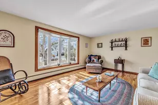 117 Elijah Childs Ln, Barnstable, MA 02632 - Photo 2