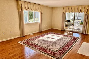28 Windward St, Mashpee, MA 02649 - Photo 4