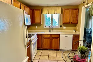 28 Windward St, Mashpee, MA 02649 - Photo 8