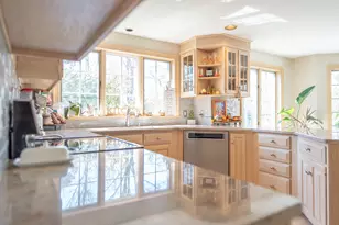 47 Stoney Pond Cir, Barnstable, MA 02648 - Photo 8