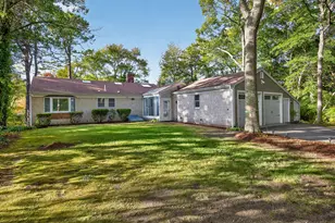 17 17A 17B Cranberry Ln, Falmouth, MA 02540 - Photo 2