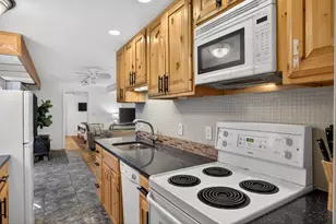 233 Bradford St, Provincetown, MA 02657 - Photo 16