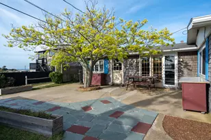 23 Circuit Avenue Extension, Oak Bluffs, MA 02557 - Photo 6