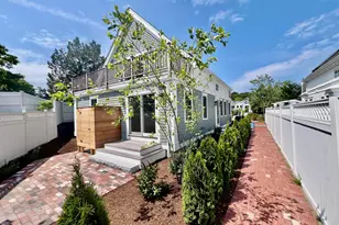 65 Franklin St, Provincetown, MA 02657 - Photo 2