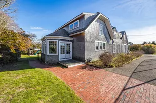 9 Hedge Ln, Falmouth, MA 02540 - Photo 2