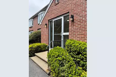 775 W Main Street #APT 5, Barnstable, MA 02601 - Photo 1