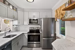 27 Billington Ln, Brewster, MA 02631 - Photo 2