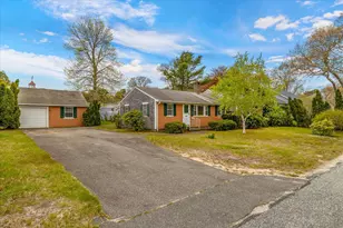 55 Evergreen St, Yarmouth, MA 02664 - Photo 2