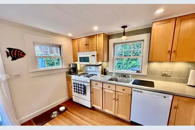 23 Cottage Street, Provincetown, MA 02657 - Photo 8