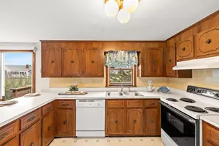 8 Babcock Ln, Dennis, MA 02670 - Photo 12