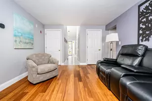 21 Rolling Green Ln, Mashpee, MA 02649 - Photo 10