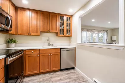 775 W Main Street #APT 15, Barnstable, MA 02601 - Photo 6