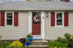7 Oak Leaf Ln, Dennis, MA 02670 - Photo 4