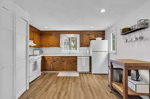 7 Oak Leaf Ln, Dennis, MA 02670 - Photo 12