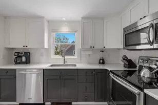 3 Franklin St, Provincetown, MA 02657 - Photo 8