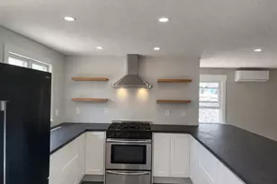 33 Pleasant St, Dennis, MA 02638 - Photo 4
