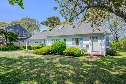 56 English Street, Falmouth, MA 02536 - Photo 2