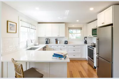 31 N Summer Street, Edgartown, MA 02539 - Photo 8