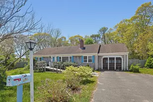 29 Edlen Ln, Barnstable, MA 02601 - Photo 2