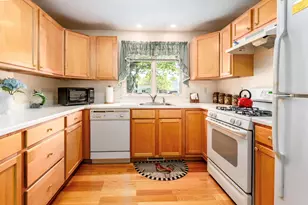 7 Masters Ct, Mashpee, MA 02649 - Photo 8