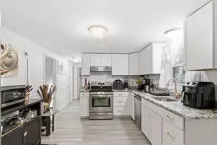 762 W Yarmouth Rd, Yarmouth, MA 02675 - Photo 4