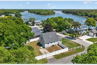 245 Edgewater Drive, Falmouth, MA 02536 - Photo 10