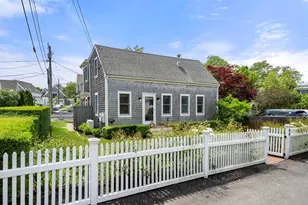 44 Pleasant St, Provincetown, MA 02657 - Photo 2