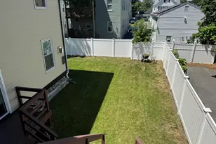 131 Laurel St, Malden, MA 02148 - Photo 4